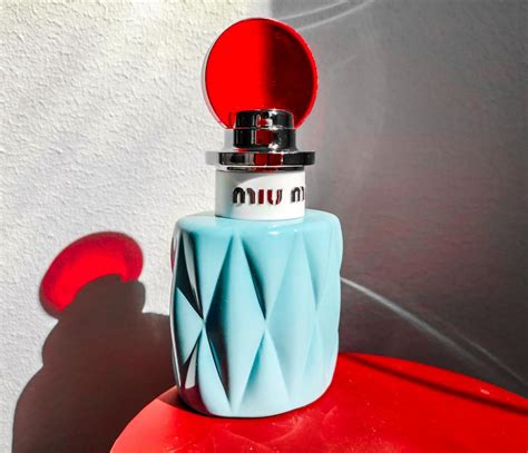 miu miu parfum kosmetiktasche|miu mi u perfume.